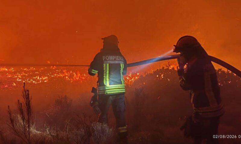 Pompierii români, intervenție dificilă în Franța. Intervenție comună la sol și din aer