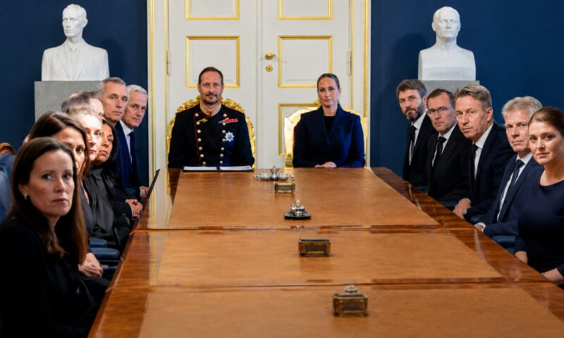 Haakon a devenit regele Norvegiei. Scandalurile care îi complică începutul domniei