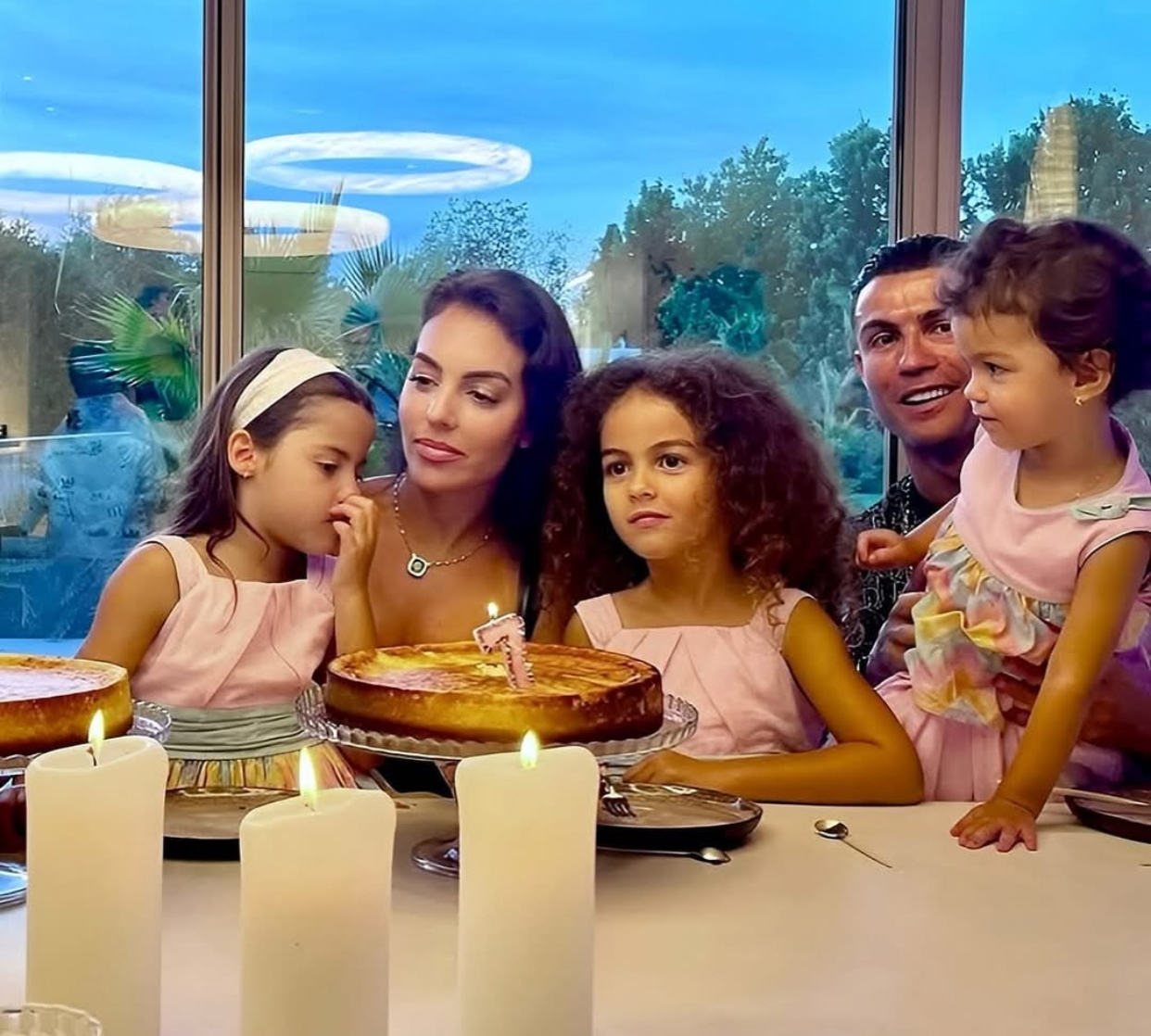 Cine ar putea fi alături de Cristiano Ronaldo și Georgina Rodriguez în ziua nunții. Au apărut primele nume