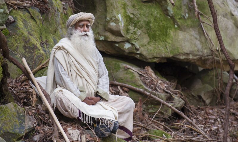 Sadhguru despre corp, despre minte și despre punctul din care începe schimbarea