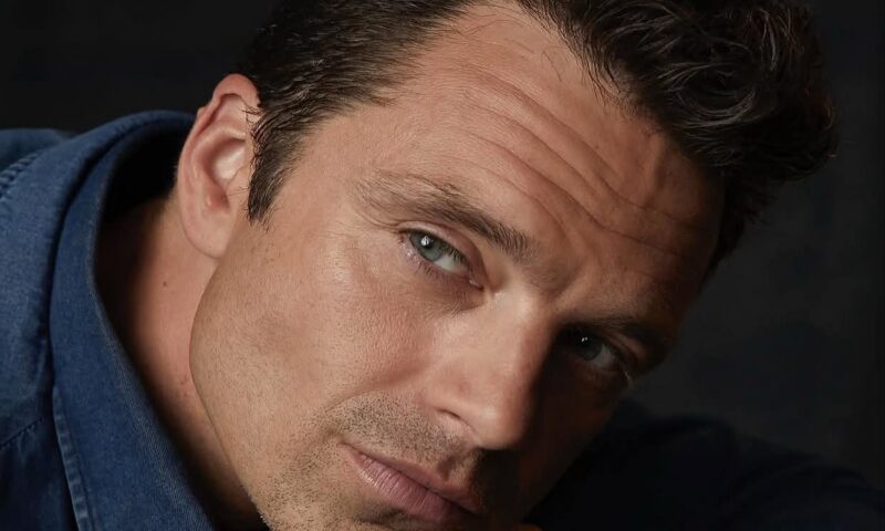 Sebastian Stan a devenit tată la 43 de ani. Detaliul ținut secret de familia actorului