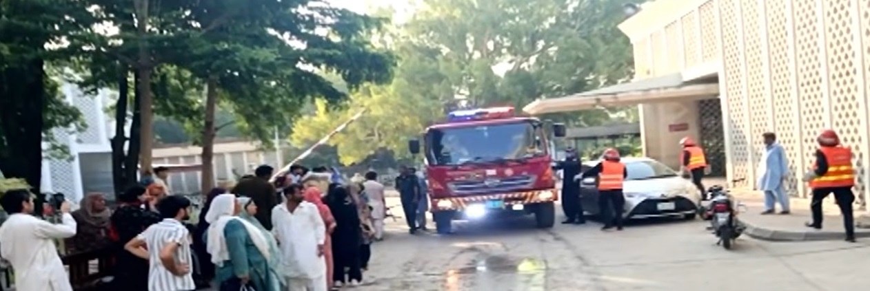 Spital Pakistan incendiu