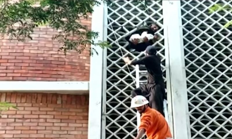 Cel puțin 13 bebeluși au murit într-un incendiu izbucnit la un spital din Islamabad
