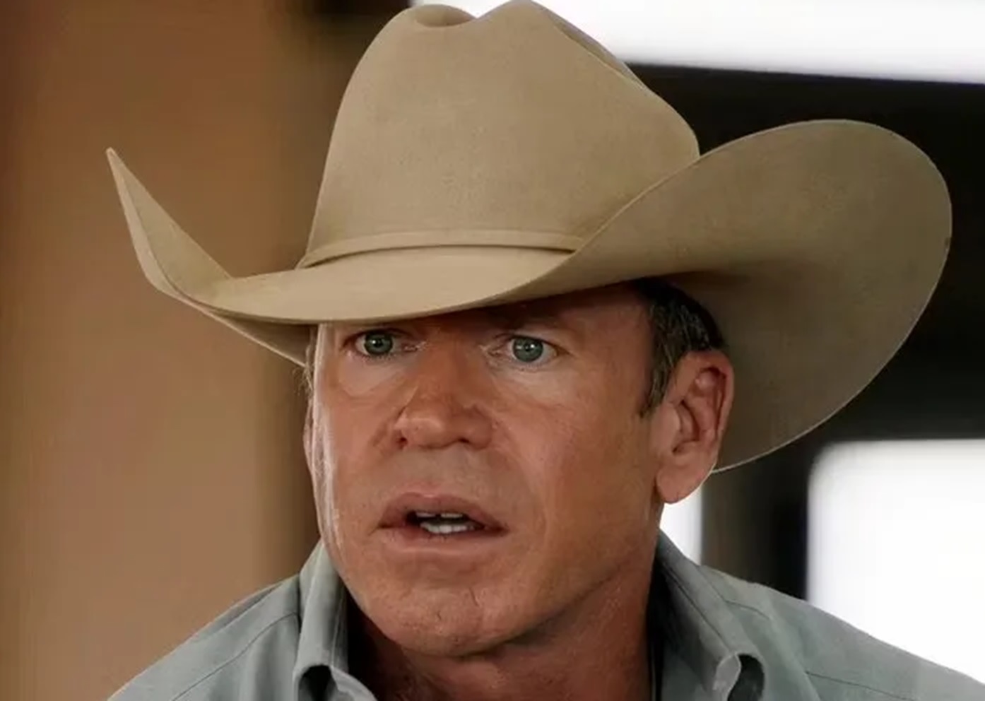 Cum a fost „cumpărat” Taylor Sheridan de Paramount. Rolul fermei Four Sixes