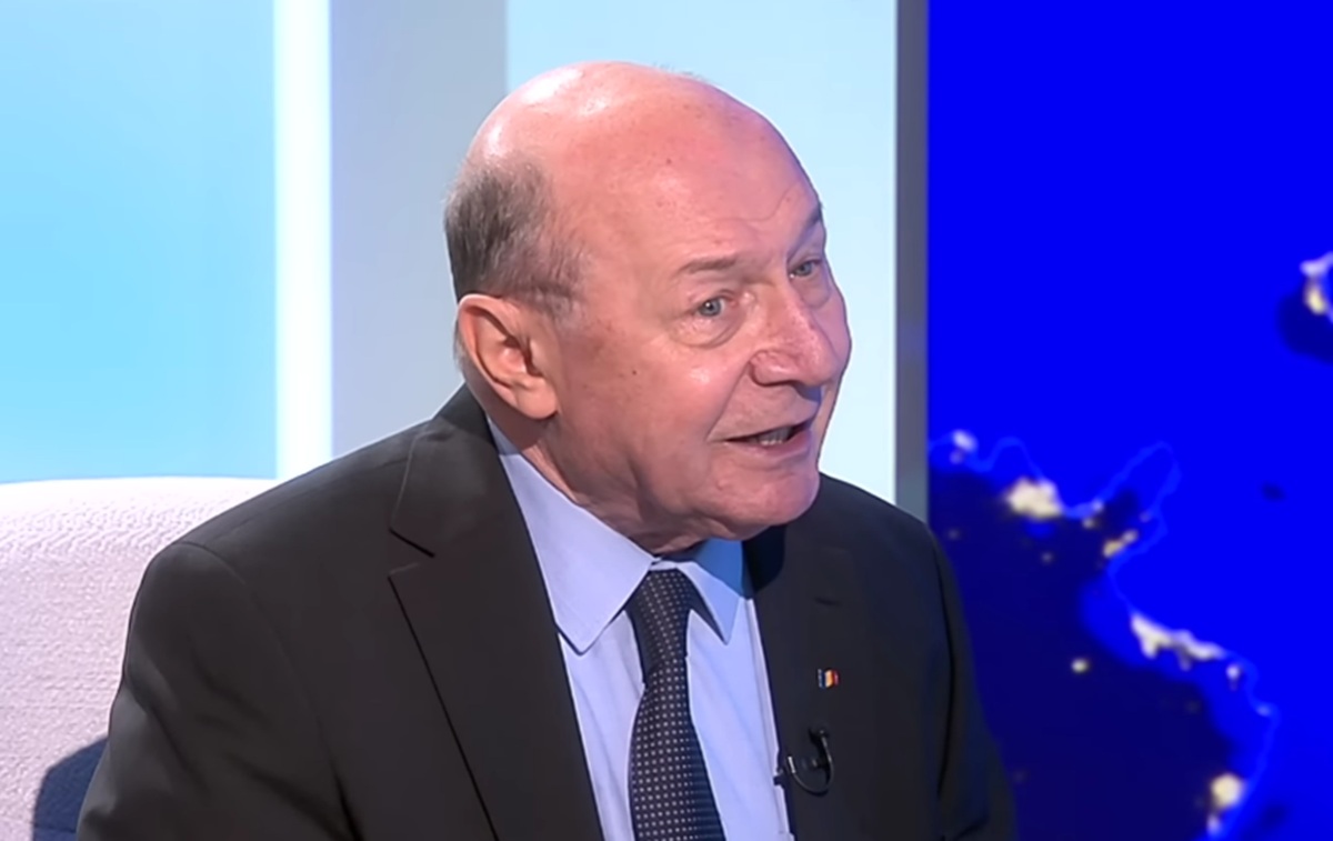 Băsescu îl critică pe Nicușor Dan pe tema Legii salarizării: „Marea problemă este la domnul președinte”