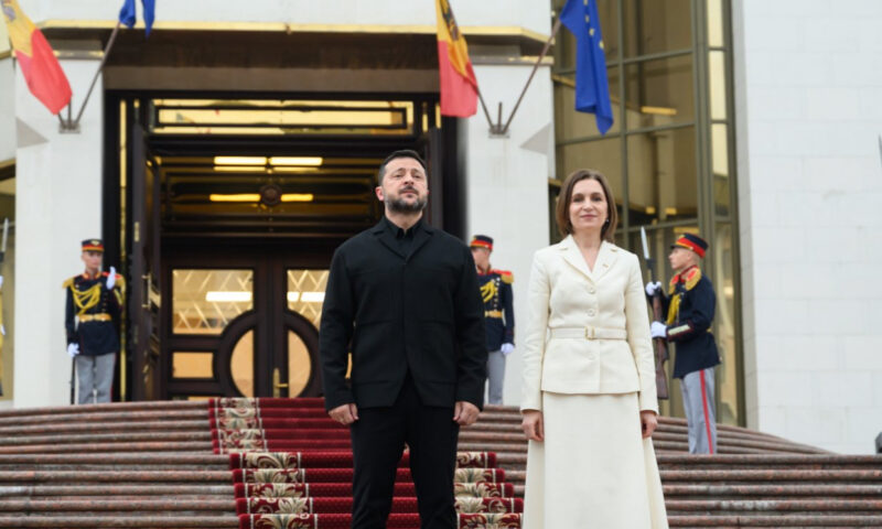 Zelenski, mesaj de la Chișinău: Ucraina este pregătită să contribuie la dezvoltarea capacităţilor de apărare ale României şi Republicii Moldova