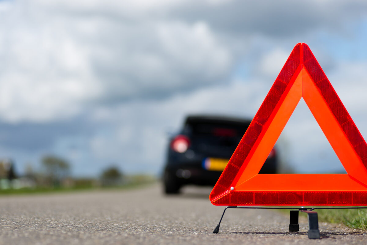 Focuri de avertisment după un accident pe DN 7. Doi tineri au fost arestați preventiv
