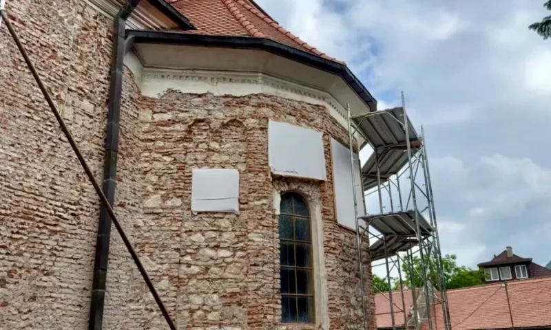 Descoperire uimitoare pe șantierul Bisericii Sfântul Nicolae din Șcheii Brașovului. Ce au găsit constructorii în zidurile vechi de secole