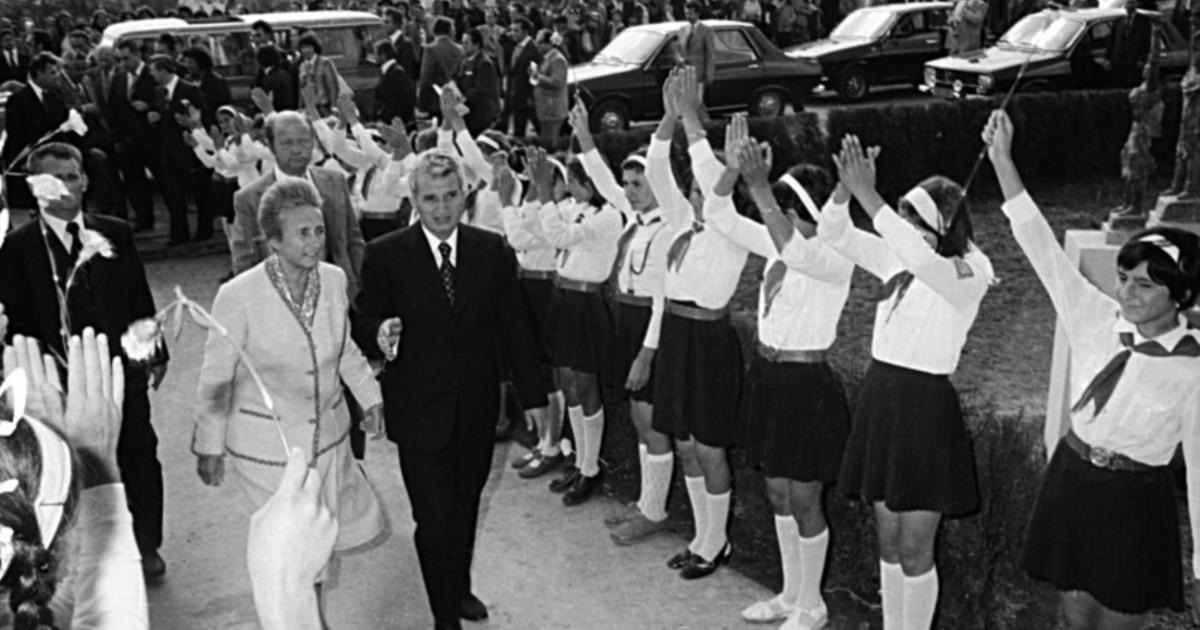 Cum erau regizate vizitele lui Ceaușescu. Rafturi umplute pentru câteva ore și „coridoarele vii” la Bârlad