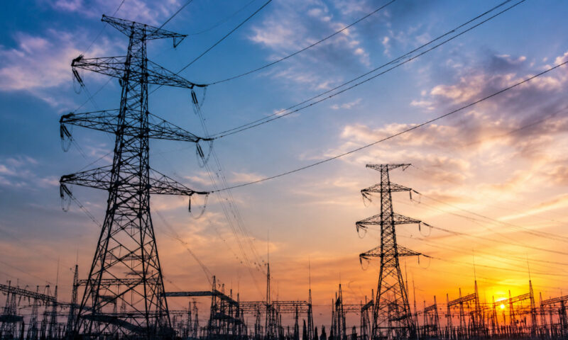 Planul pentru reducerea consumului de curent, pe masa Ministerului Energiei. Marii consumatori, chemați la negocieri
