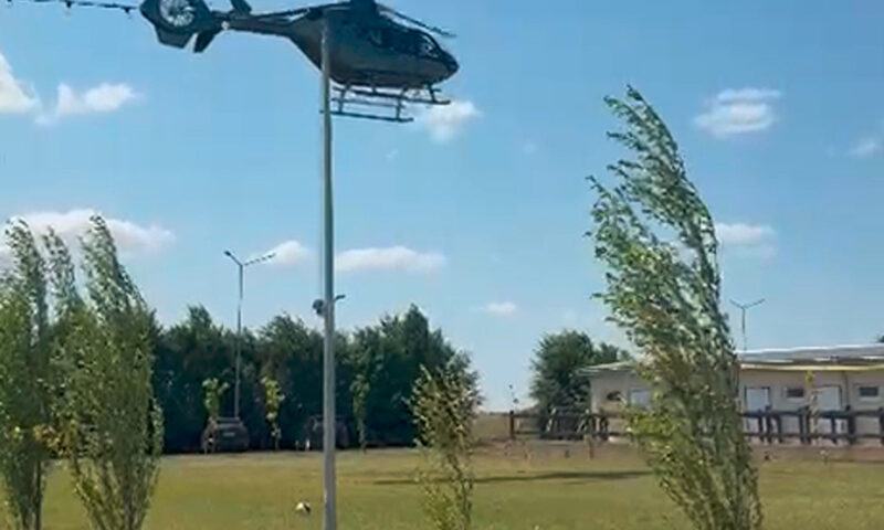 Un elicopter a aterizat într-un centru de echitație din Constanța. Motivul pentru care a ajuns acolo