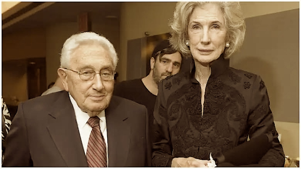 Nancy Kissinger a murit la 92 de ani. Cine a fost soția fostului secretar de stat american Henry Kissinger