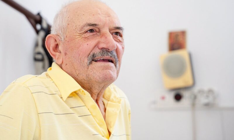 Ciobanul care a trecut ilegal în 1989 granița cu Ungaria cu o turmă de 1.400 de oi. A declanșat o criză internațională