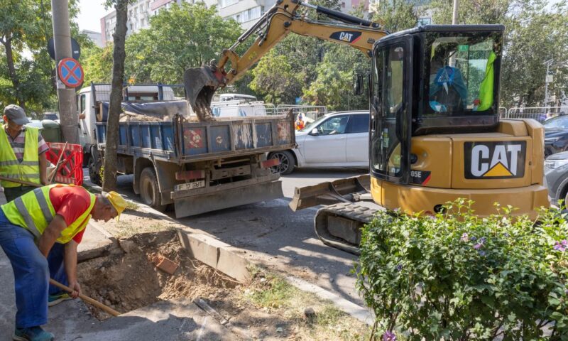 Lucrări de anvergură pe Bulevardul Dinicu Golescu. Se schimbă șinele de tramvai și conductele din zona Gării de Nord