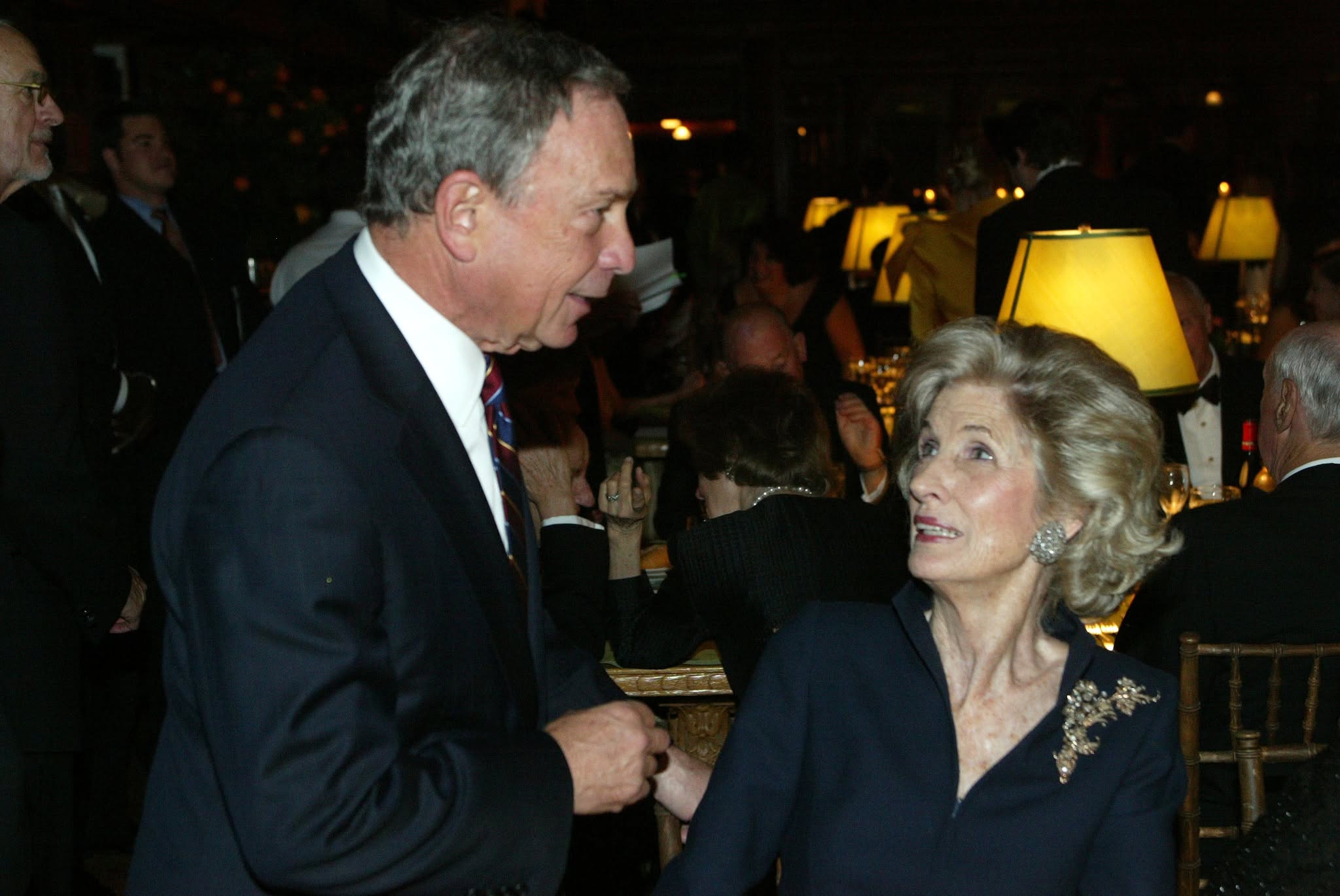 Nancy Kissinger împreună cu Mike Bloomberg, fostul primar al NY