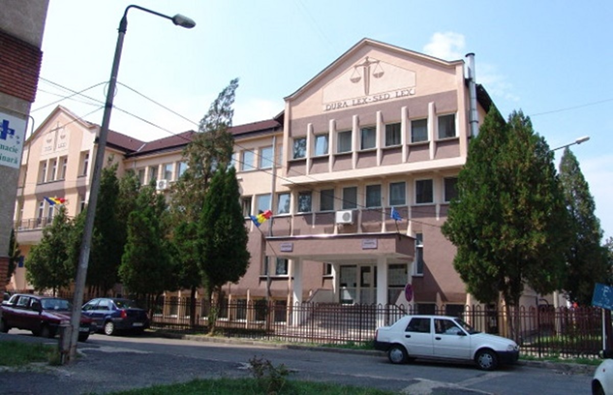 Procuror din Caraș-Severin, reținut după un incident cu o armă letală într-un local din Hunedoara