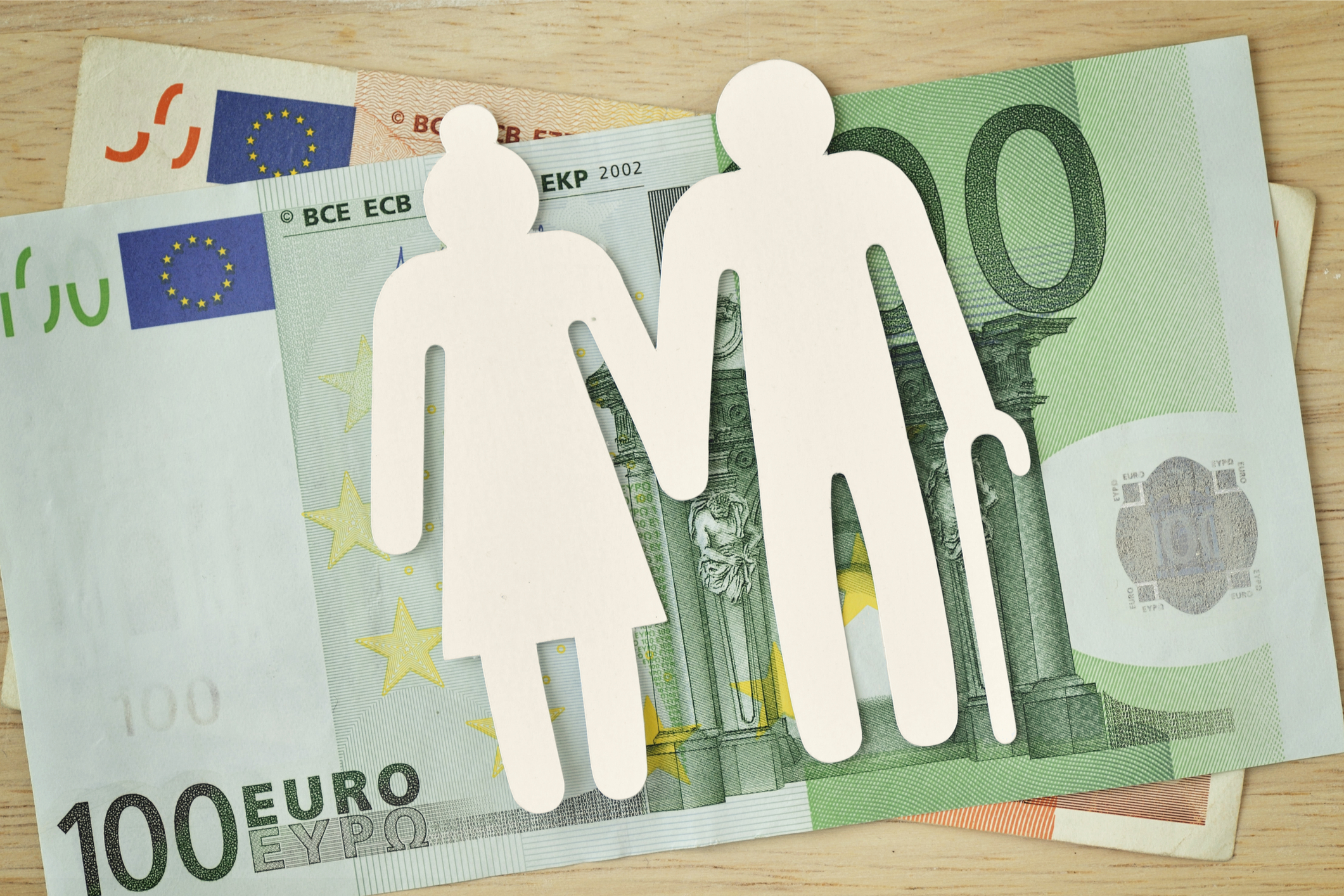 Anii lucrați în străinătate pot conta la pensie. Cum se adună perioadele de contribuție și cine îți plătește banii