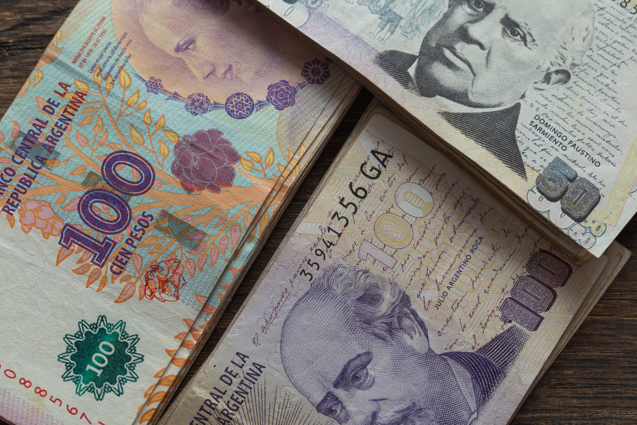 pesos argentinieni