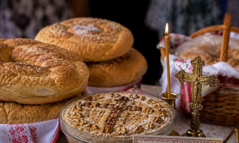 Ce se dă de pomană în ziua Adormirii Maicii Domnului. Alimentele care nu trebuie să lipsească