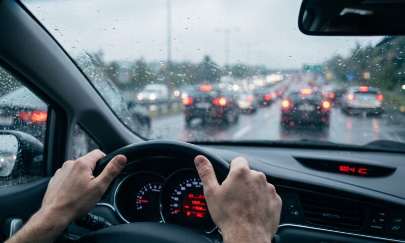 Criza motorinei se prelungește. Când ar putea reveni piața la normal