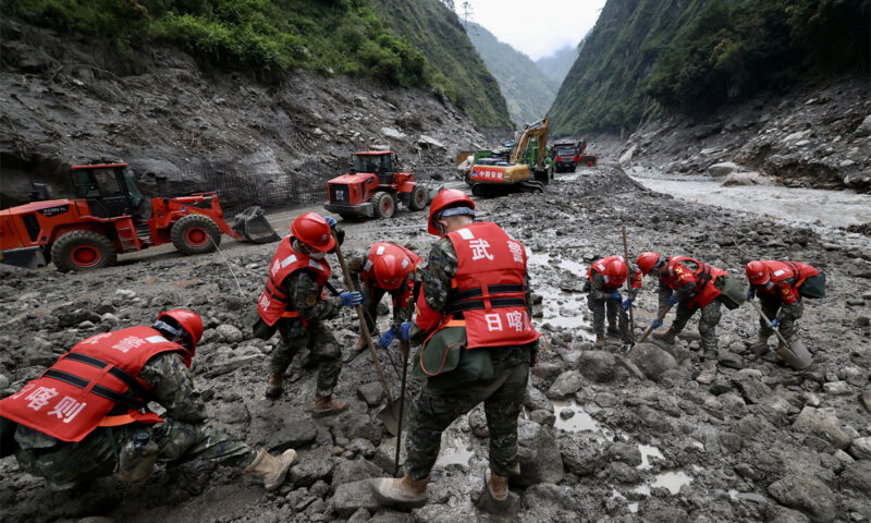 Cauzele dezastrului de la granița Tibet–Nepal, cu 261 de oameni dispăruți. Bilanțul total a ajuns la 691 de morți