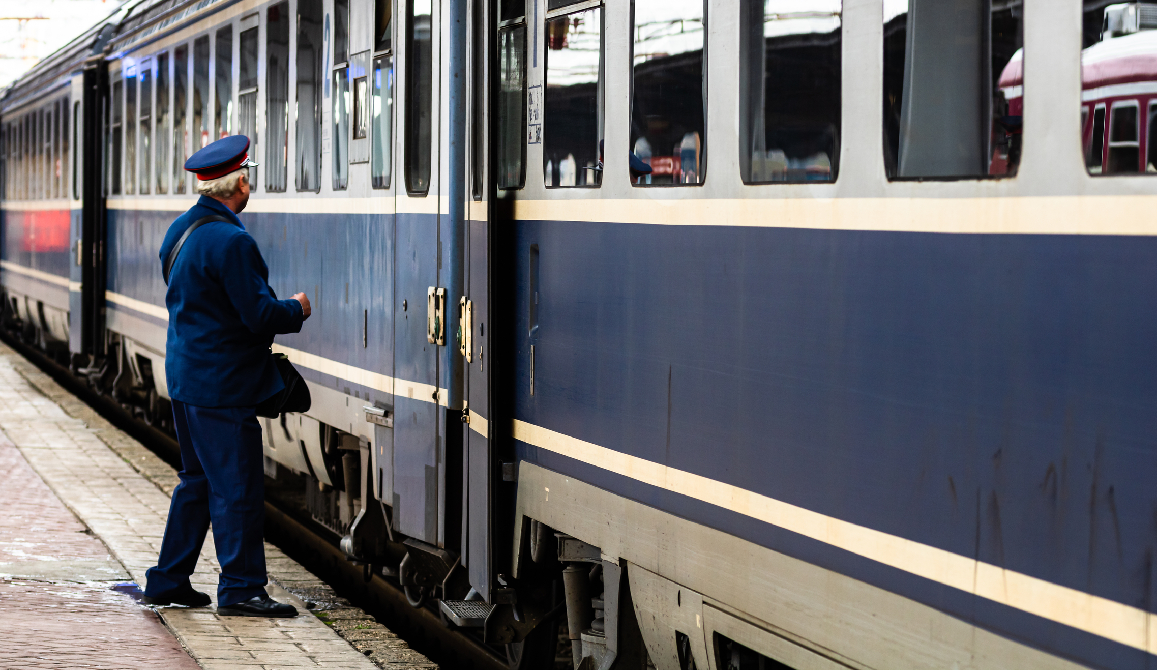 Patru trenuri își schimbă temporar traseul. Călătorii vor fi transbordați între Arad și Timișoara