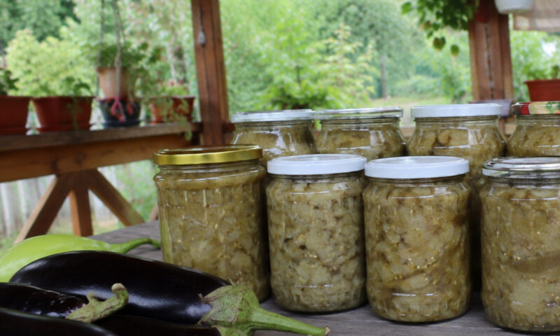Trucul simplu pentru a avea vinete pentru salată toată iarna. Nu ai nevoie de congelator