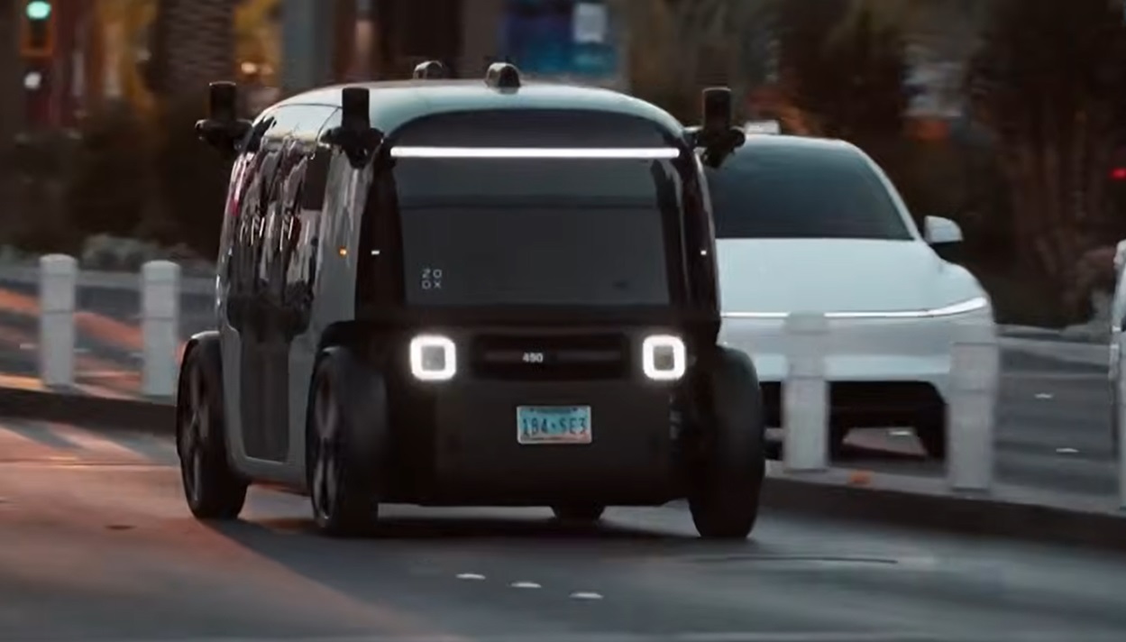 Taxiurile autonome de la Amazon circulă și fac bani