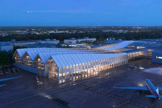 Panică pe flancul estic al NATO: Aeroportul din Vilnius, blocat de urgență. Un avion de vânătoare a fost ridicat de la sol