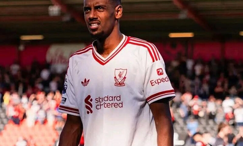 Alexander Isak nu va juca împotriva României. Atacantul suedez a părăsit cantonamentul