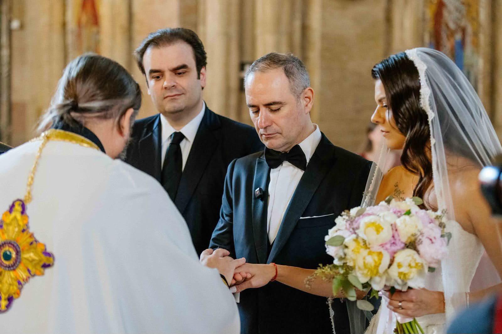 Meniu variat la nunta lui Alexandru Nazare: scoici Saint Jacques, creveți și sarmale cu mămăligă