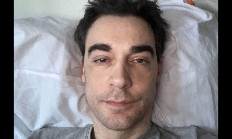 Actorul Arnaud Denis a apelat la eutanasie după trei ani de suferință. Ce este sindromul oboselii cronice