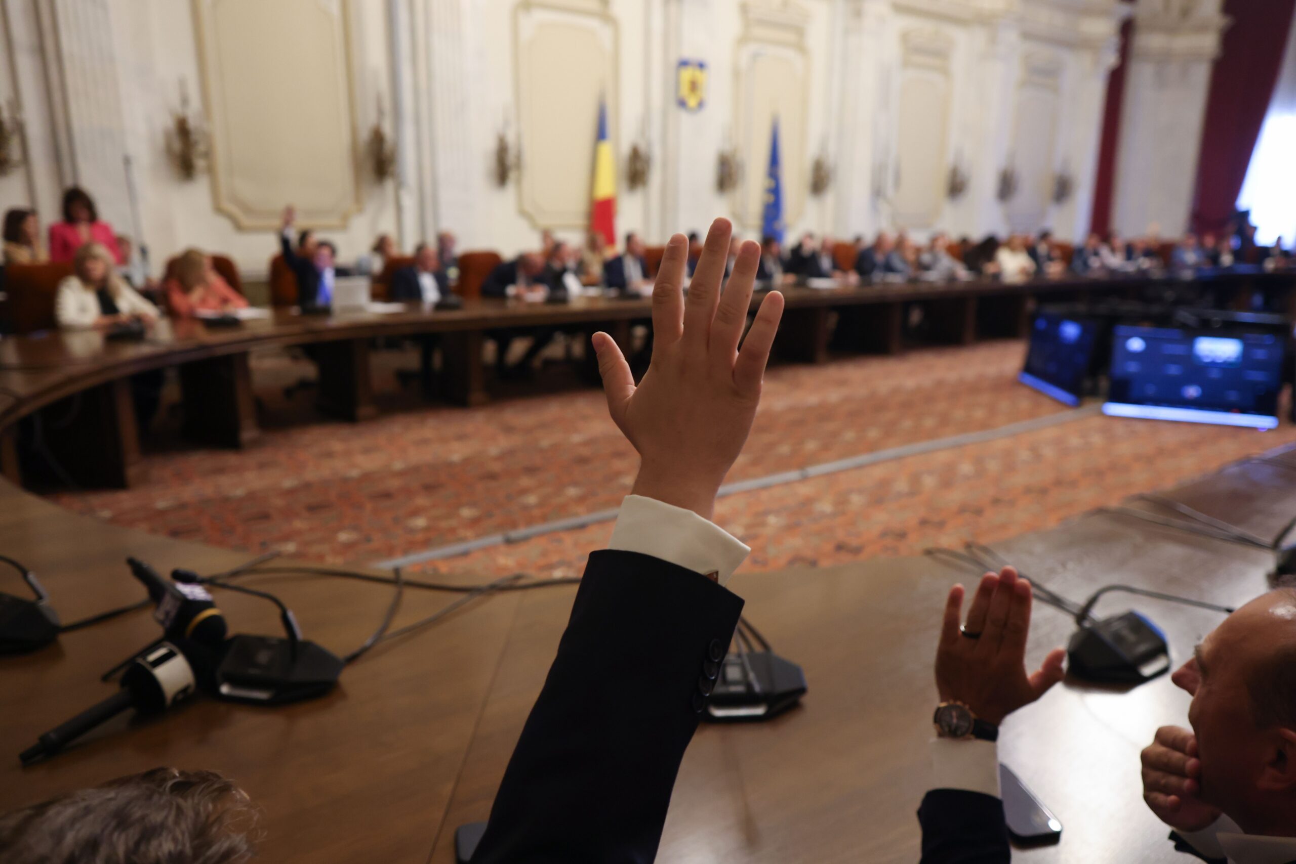 Audierile miniștrilor propuși de Siegfried Mureșan continuă
