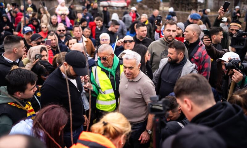 Călin Georgescu, blocat la Vaslui. O companie locală anulează vizita din program: „Salariații nu vor”
