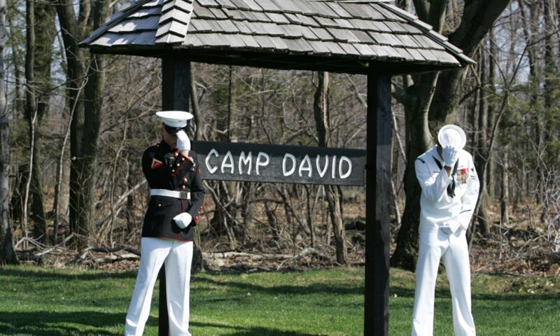 Avion civil interceptat de aparete F-16 la Camp David. Trump se afla acolo
