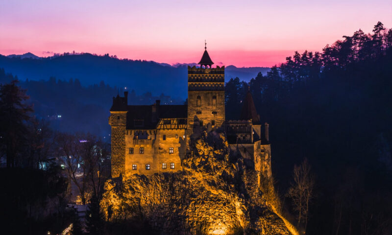 Castelul Bran, alături de Versailles și Buckingham într-un clasament european. Obiectivul din Transilvania, magnet pentru turiști