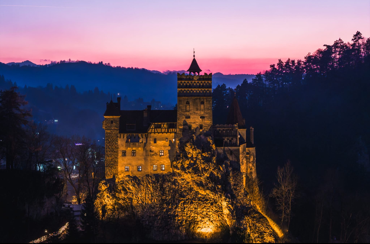 Castelul Bran, alături de Versailles și Buckingham într-un clasament european. Obiectivul din Transilvania, magnet pentru turiști