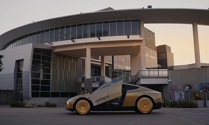 Taxiurile Tesla fără șofer ajung pe străzi. Regulile pentru mașinile autonome, puse la încercare