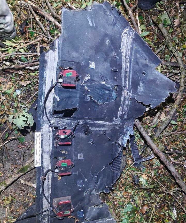 Crater și fragmente împrăștiate pe 100 de metri. Poliția, noi detalii despre drona care a explodat în nordul Republicii Moldova