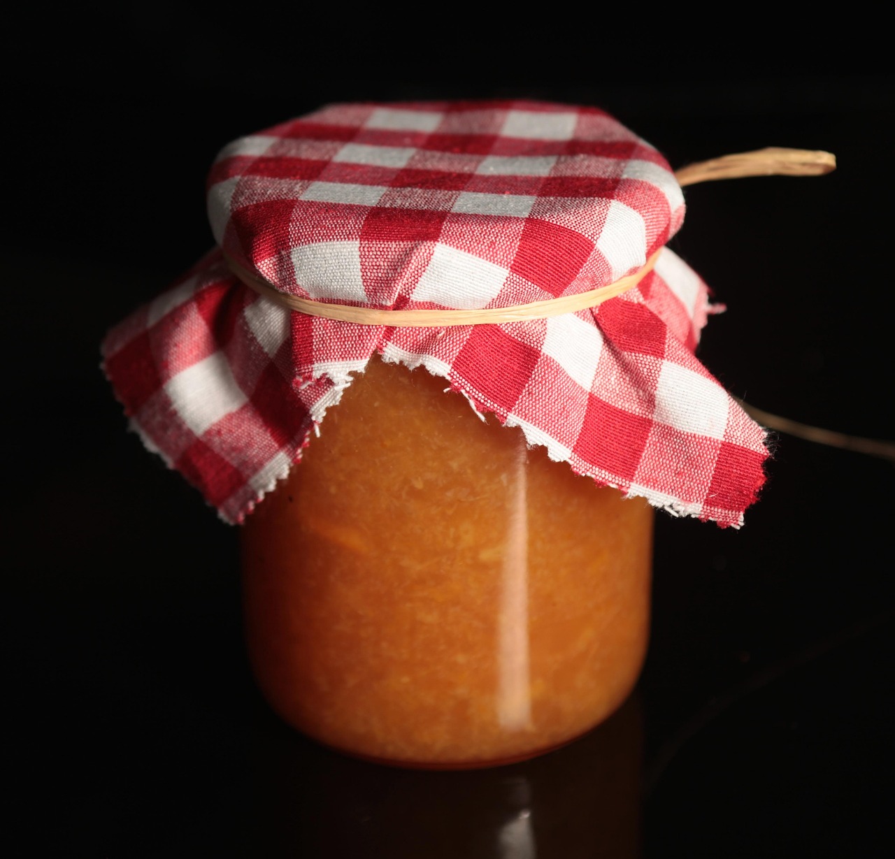 Micile secrete pentru cea mai bună dulceată de gutui: rețete simple cu nucă, cubulețe sau fără zahăr