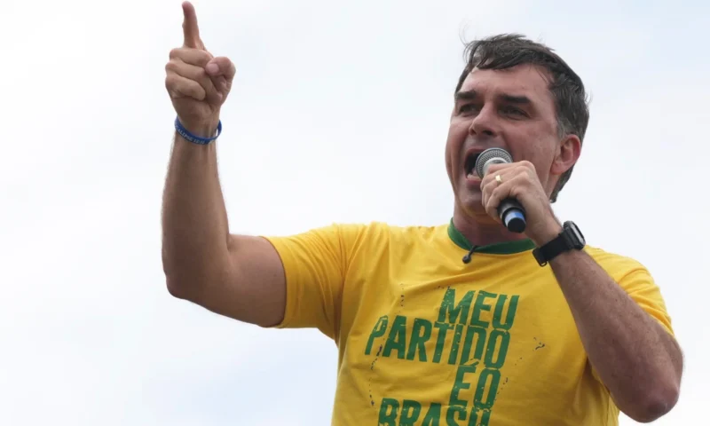Scandal la nivel înalt în Brazilia: Fiul fostului președinte Bolsonaro, investigat pentru spălare de bani