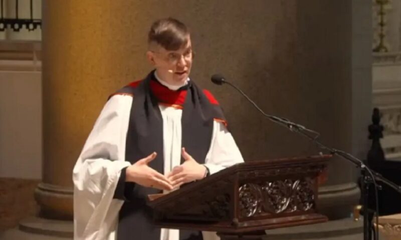 Un preot episcopalian spune că Iisus „a făcut tranziția”. Predica care a stârnit revoltă