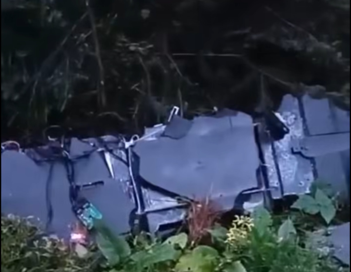 Dronă prăbușită în Suceava. Fragmentele, filmate în pădure