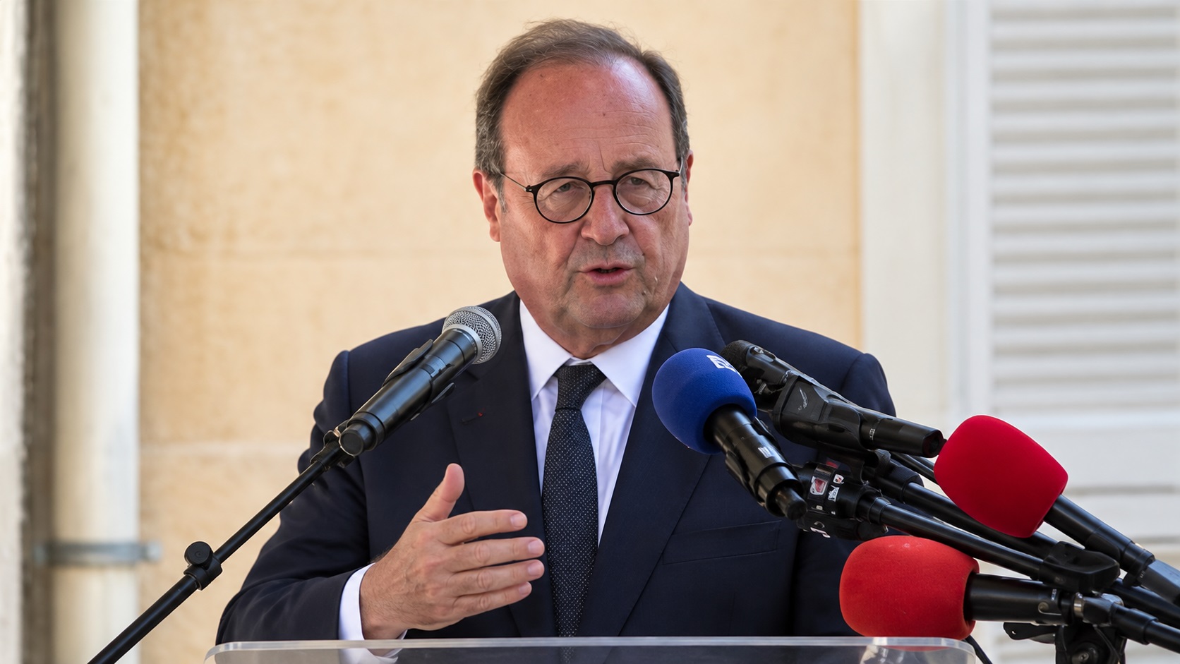 François Hollande ar putea candida în 2027. Condiția pusă de fostul președinte francez