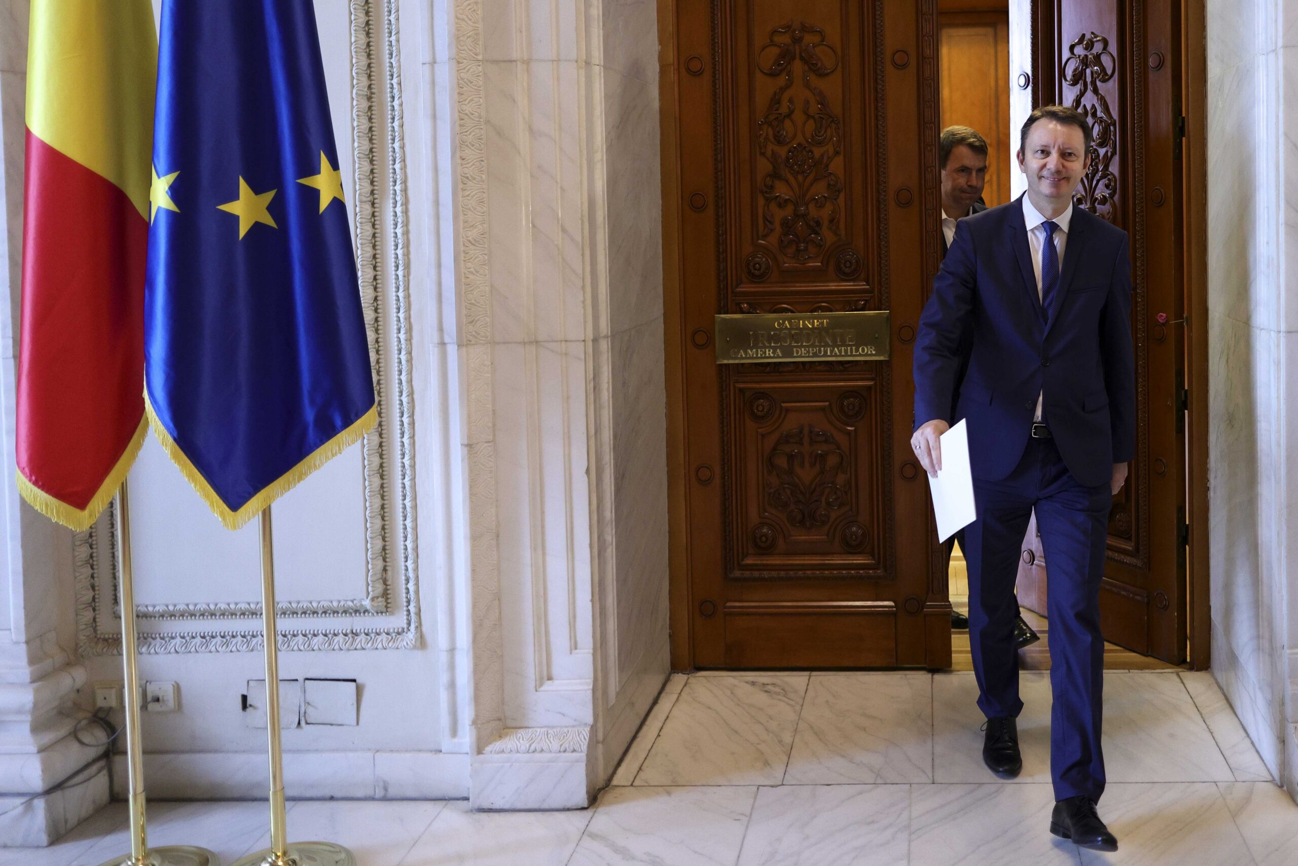 Parlamentul va stabili, sâmbătă, calendarul învestirii Guvernului Mureșan. Premierul desemnat a vorbit despre anticipate