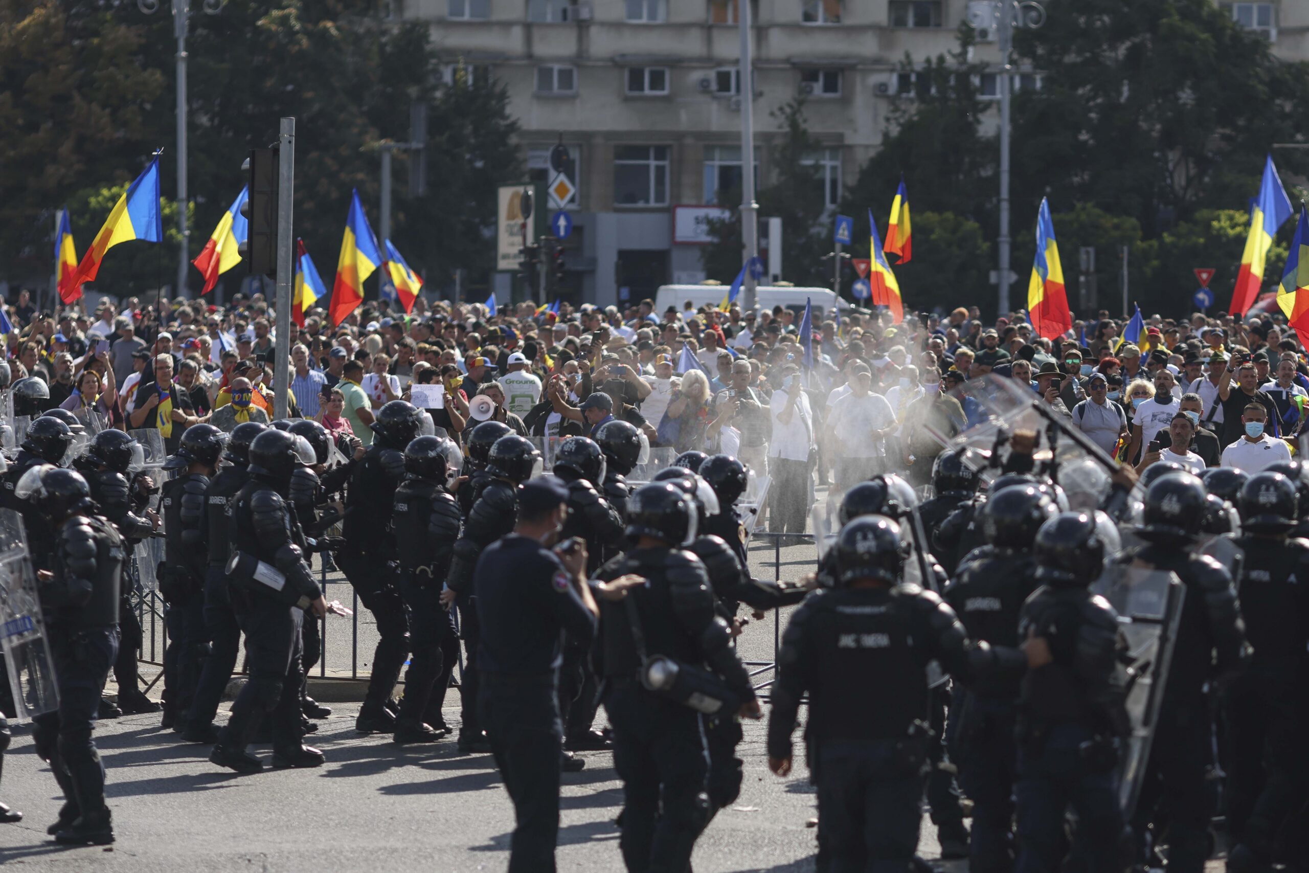 Bolojan, mesaj în plin val de proteste: „Nimeni nu câștigă atunci când țara este dezbinată”