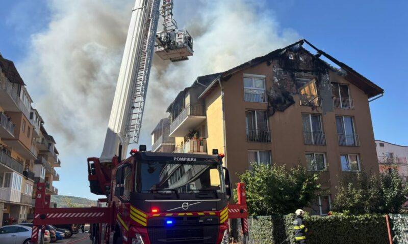 Incendiu violent într-un bloc din Florești. Pompierii intervin de urgență pe strada Eroilor