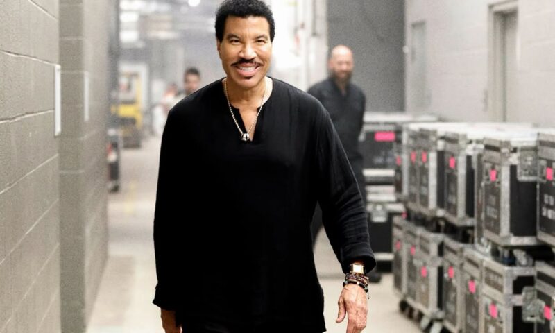 Lionel Richie anulează trei concerte după o intervenție la inimă. Care este starea artistului