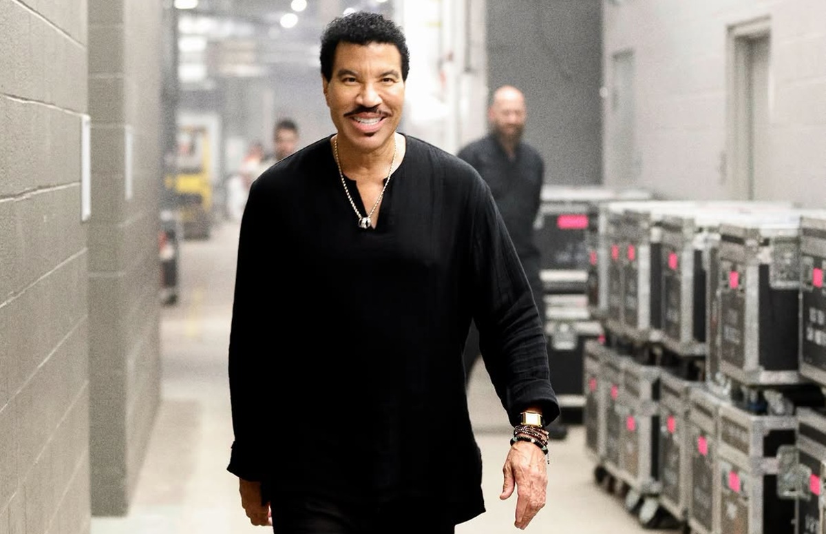 Lionel Richie anulează trei concerte după o intervenție la inimă. Care este starea artistului