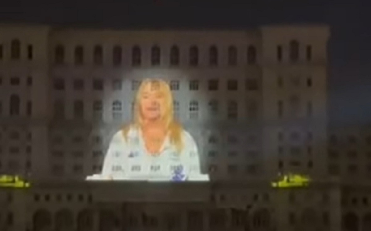 Nadia Comăneci, proiecție pe Palatul Parlamentului. Povestea notei „1.00” a revenit în centrul Bucureștiului